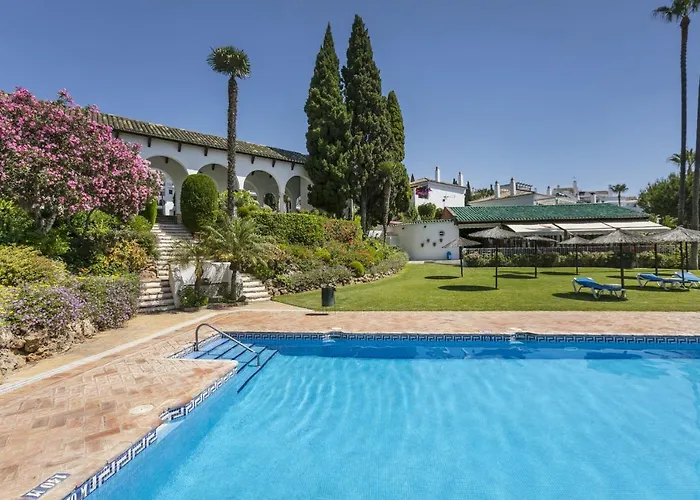 Senorio De Marbella - 3 Bedroom Penthouse By Finest Rentals Marbella