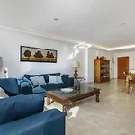 Senorio De - 3 Bedroom Penthouse By Finest Apartment